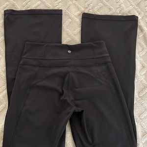 Lululemon flare legging EXCELLENT!
